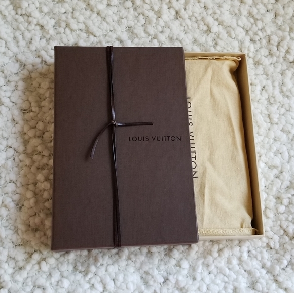 Louis Vuitton Wallet - Picture 2 of 14